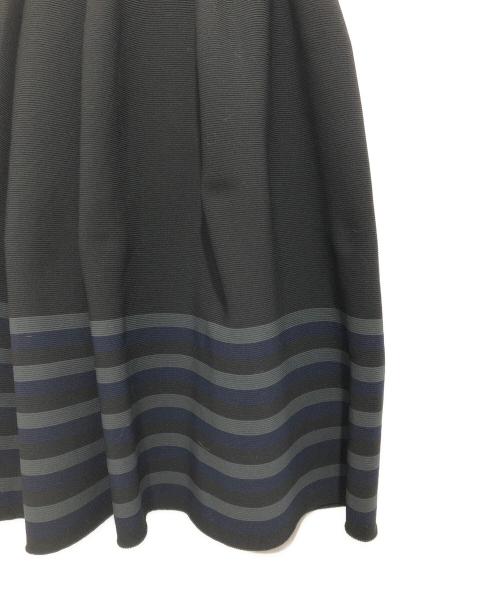 CFCL（シーエフシーエル）CFCL (シーエフシーエル) POTTERY SKIRT / ボーダー ニットスカート　CF007KG091 ブラックの古着・服飾アイテム