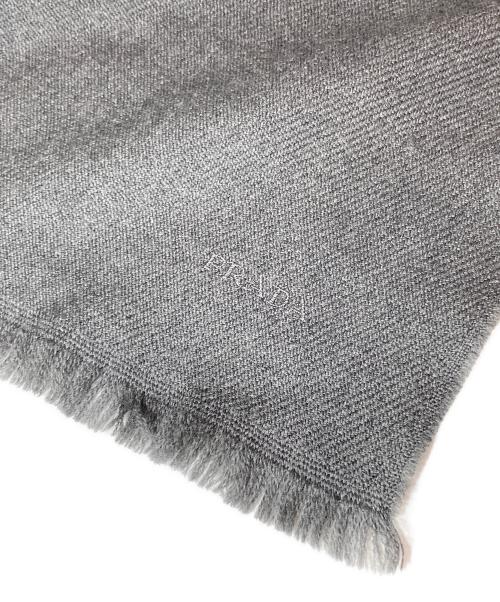 PRADA（プラダ）PRADA (プラダ) ウールマフラー USC64 グレーの古着・服飾アイテム