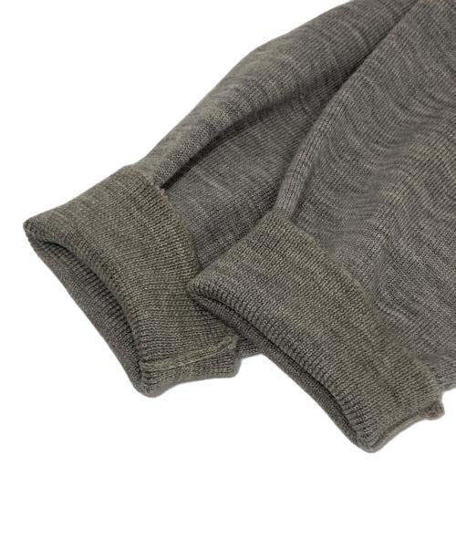 Maison Margiela（メゾンマルジェラ）Maison Margiela (メゾンマルジェラ) Vネックニット　ここのえ期 グレー サイズ:Mの古着・服飾アイテム