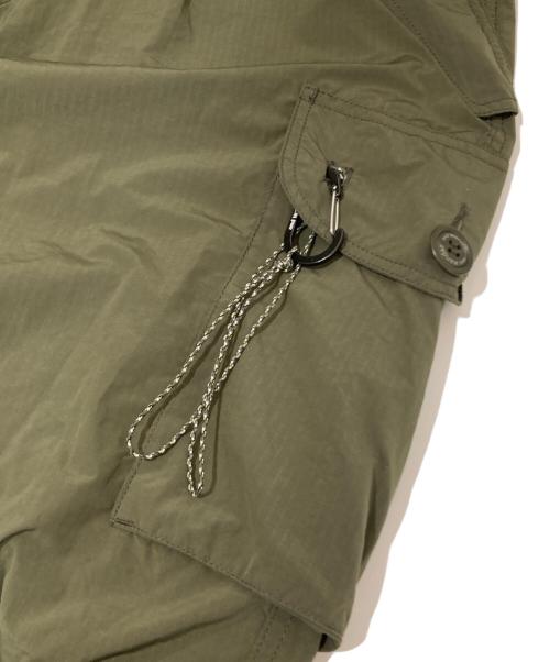 and wander（アンドワンダー）and wander (アンドワンダー) oversized cargo pants　オーバーサイズドカーゴパンツ　574-4182169 カーキ サイズ:Mの古着・服飾アイテム