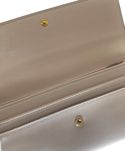 FENDI（フェンディ）FENDI (フェンディ) カーフレザーコンチネンタル ウォレット　8M0251 ADP6 ピンクの古着・服飾アイテム