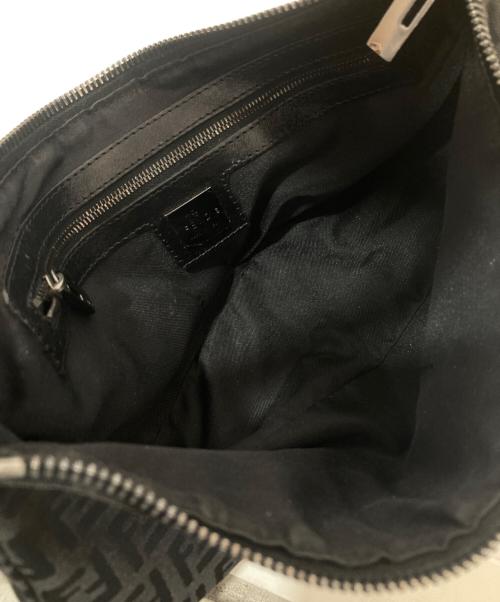 FENDI（フェンディ）FENDI (フェンディ) ズッキーノショルダーバッグ ブラックの古着・服飾アイテム