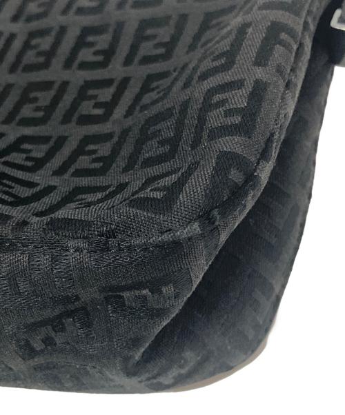 FENDI（フェンディ）FENDI (フェンディ) ズッキーノショルダーバッグ ブラックの古着・服飾アイテム