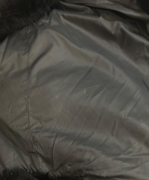 EMMETI（エンメティ）EMMETI (エンメティ) GART ニットスリーブ ムートン ダウンジャケット ブラック サイズ:50の古着・服飾アイテム