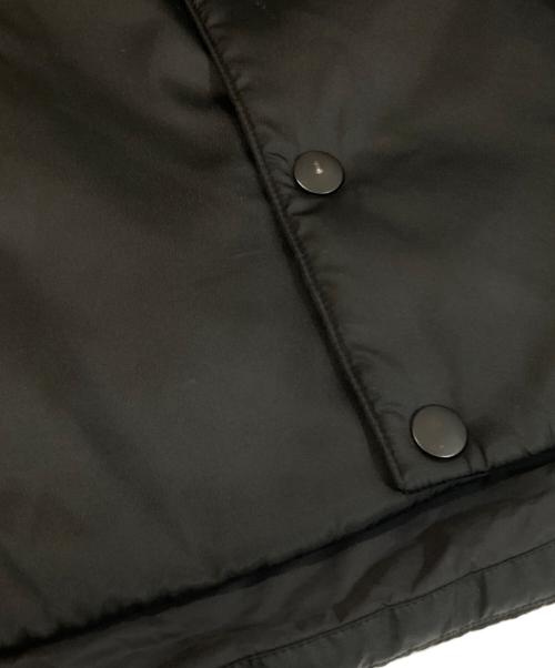 PRADA（プラダ）PRADA (プラダ) Nylon Padded Vest　三角プレート　中綿ベスト　SGN865 ブラック サイズ:50の古着・服飾アイテム