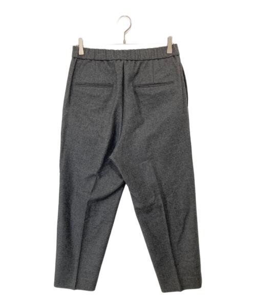 ATON（エイトン）ATON (エイトン) WOOL SAXONY TAPERED EASY PANTS（ウールサクソニー テーパード イージーパンツ） / スラックス　PRAGIW0900 グレー サイズ:04の古着・服飾アイテム