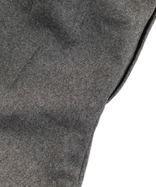 ATON（エイトン）ATON (エイトン) WOOL SAXONY TAPERED EASY PANTS（ウールサクソニー テーパード イージーパンツ） / スラックス　PRAGIW0900 グレー サイズ:04の古着・服飾アイテム