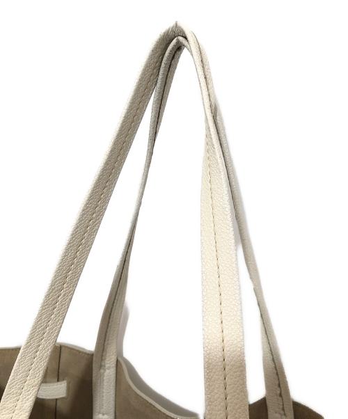 CELINE（セリーヌ）CELINE (セリーヌ) カバファントム スモールレザートートバッグ　Leather tote bag ホワイトの古着・服飾アイテム