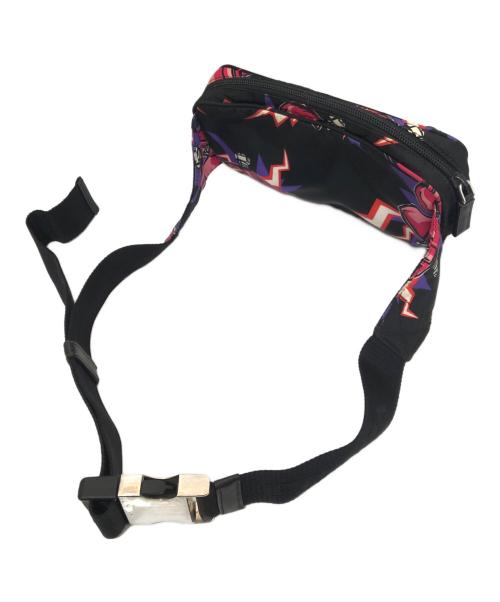 PRADA（プラダ）PRADA (プラダ) UNIVERSAL STUDIOS (ユニバーサル・スタジオ) フランケンシュタイン　コラボ ナイロンウエストバッグ　2VL977 ブラック×ピンクの古着・服飾アイテム