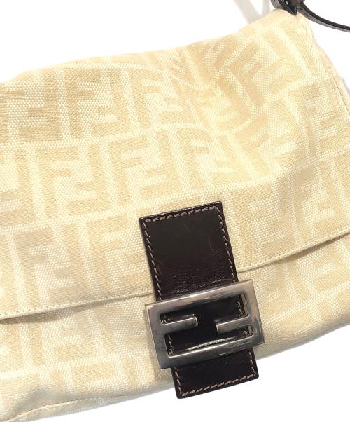 FENDI（フェンディ）FENDI (フェンディ) ズッカ柄 マンマバケットワンショルダーバッグ　26325 ベージュの古着・服飾アイテム