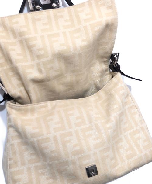 FENDI（フェンディ）FENDI (フェンディ) ズッカ柄 マンマバケットワンショルダーバッグ　26325 ベージュの古着・服飾アイテム