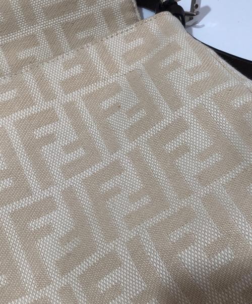 FENDI（フェンディ）FENDI (フェンディ) ズッカ柄 マンマバケットワンショルダーバッグ　26325 ベージュの古着・服飾アイテム