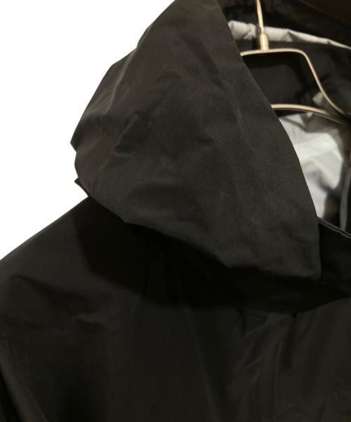 AKAD（エーケーエーディー）AKAD (エーケーエーディー) SIGNATURE TECH RAIN SHELL PARKA（シグネチャー テックレインシェルパーカー） / ナイロンジャケット　AKAD001 ブラック サイズ:Lの古着・服飾アイテム