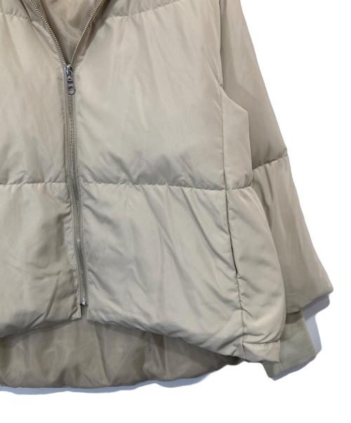 BEARDSLEY（ビアズリー）BEARDSLEY (ビアズリー) ジップフレアダウンジャケット　BEZ1042408A0001 ベージュ サイズ:FREEの古着・服飾アイテム