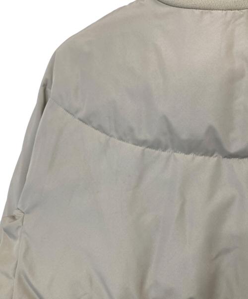 BEARDSLEY（ビアズリー）BEARDSLEY (ビアズリー) ジップフレアダウンジャケット　BEZ1042408A0001 ベージュ サイズ:FREEの古着・服飾アイテム