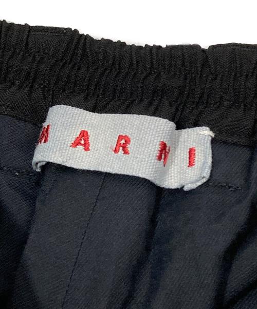 MARNI（マルニ）MARNI (マルニ) ウールトロピカルシャーリング1Pテーパードパンツ　WOOL TROPICAL TAPERED PANTS PUMU0017U1 ブラック サイズ:44の古着・服飾アイテム