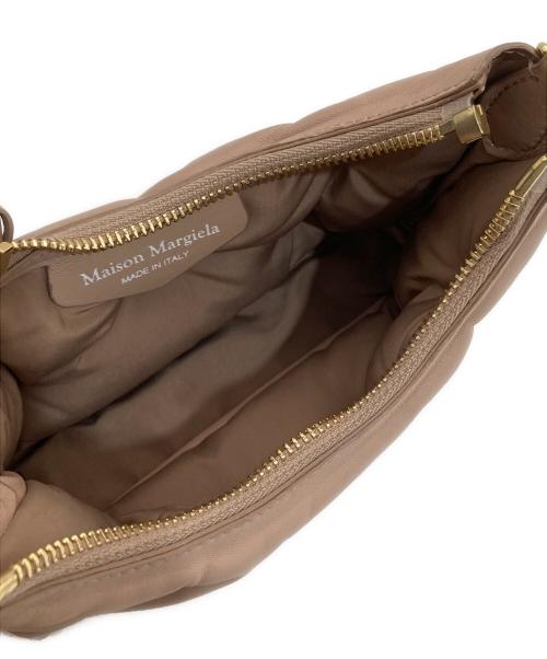 Maison Margiela（メゾンマルジェラ）Maison Margiela (メゾンマルジェラ) GLAMSLAM HOBO（グラムスラム ジップ マイクロ ショルダーバッグ）　SB1WG0021 ベージュの古着・服飾アイテム