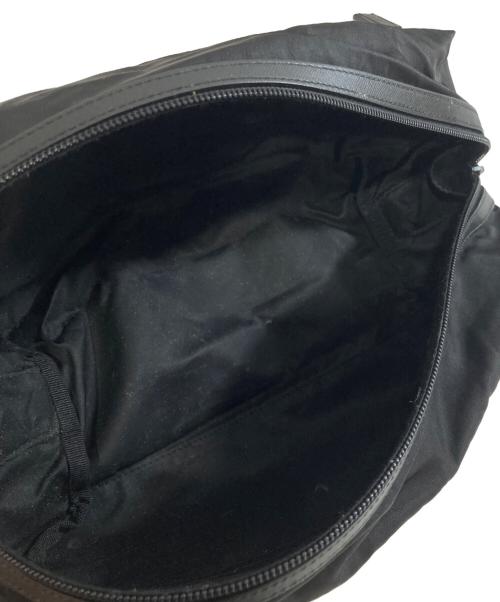 PRADA（プラダ）PRADA (プラダ) 三角プレート ナイロンクラッチバッグ ブラックの古着・服飾アイテム