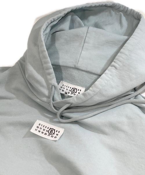 MM6 Maison Margiela（エムエムシックスメゾンマルジェラ）MM6 Maison Margiela (エムエムシックスメゾンマルジェラ) ロゴクロップドパーカー　S52GU0235 スカイブルー サイズ:Mの古着・服飾アイテム