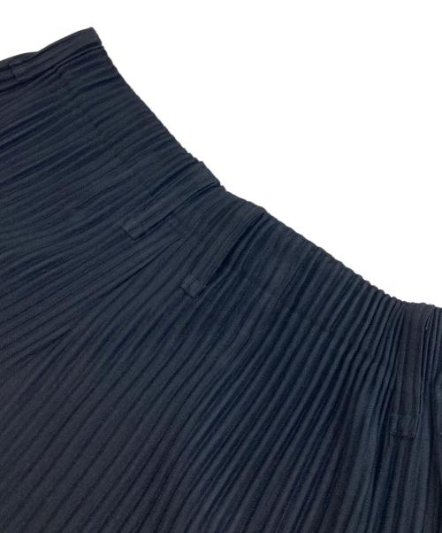 HOMME PLISSE ISSEY MIYAKE（オム プリッセ イッセイ ミヤケ）HOMME PLISSE ISSEY MIYAKE (オム プリッセ イッセイ ミヤケ) プリーツパンツ PLEATS PANTS イージーパンツ EASY PANTS HP55JF150 ネイビー サイズ:2の古着・服飾アイテム