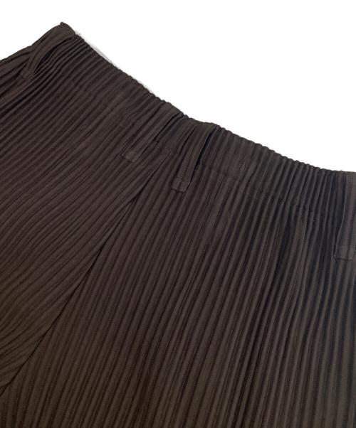 HOMME PLISSE ISSEY MIYAKE（オム プリッセ イッセイ ミヤケ）HOMME PLISSE ISSEY MIYAKE (オム プリッセ イッセイ ミヤケ) プリーツパンツ イージーパンツ　PLEATS PANTS　EASY PANTS HP13JF174 ブラウン サイズ:2の古着・服飾アイテム