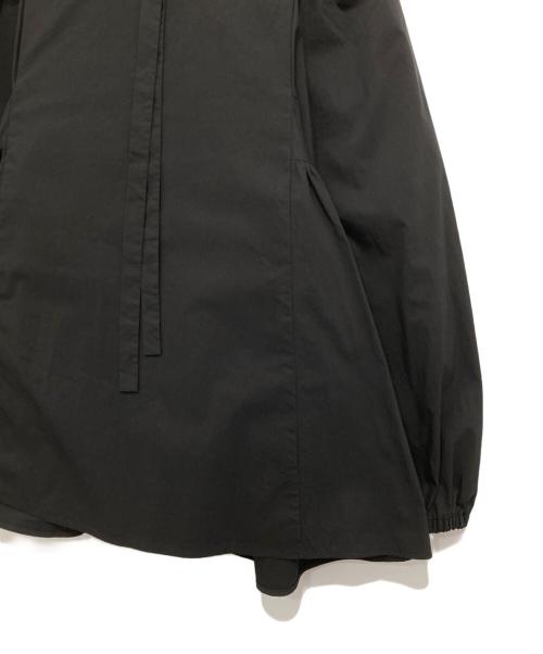 YORI（ヨリ）YORI (ヨリ) サイドギャザーブラウス　YR2221-105AW ブラック サイズ:36の古着・服飾アイテム