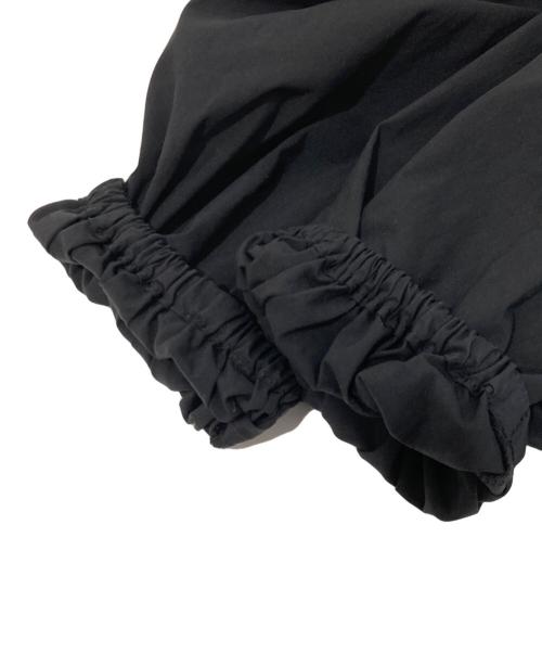 YORI（ヨリ）YORI (ヨリ) サイドギャザーブラウス　YR2221-105AW ブラック サイズ:36の古着・服飾アイテム