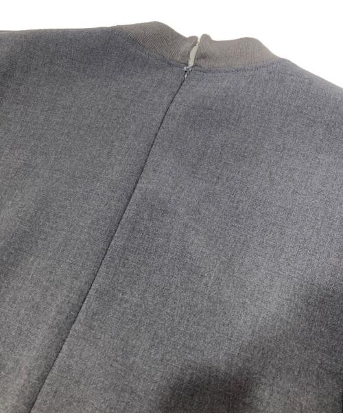 ENFOLD（エンフォルド）ENFOLD (エンフォルド) SOLID SLEEVE PULLOVER　ソリッドスリーブプルオーバー　300HS230-0160 グレー サイズ:38の古着・服飾アイテム