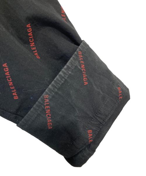 BALENCIAGA（バレンシアガ）BALENCIAGA (バレンシアガ) オールオーバープリントシャツ　534333 ブラック サイズ:38の古着・服飾アイテム