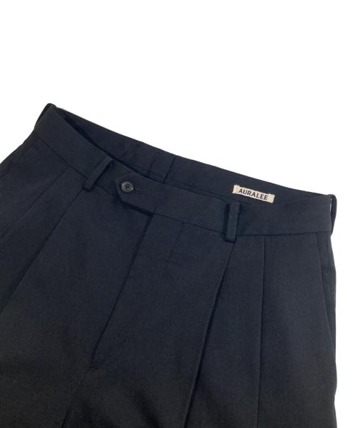 AURALEE（オーラリー）AURALEE (オーラリー) Light Wool Max Gabardine Two-Tuck Slacks(ウールギャバジンツータックスラックス)  A23AP03MG ブラック サイズ:3の古着・服飾アイテム