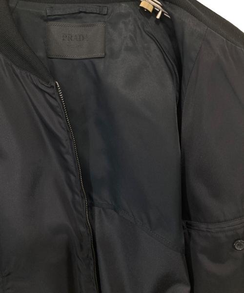 PRADA（プラダ）PRADA (プラダ) TRIANGLE PLATE LOGO BOMBER JACKET トライアングルプレートロゴボンバージャケット　SGH039 R121 ブラック サイズ:46の古着・服飾アイテム