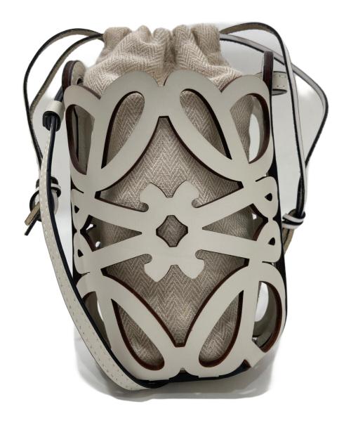 LOEWE（ロエベ）LOEWE (ロエベ) アナグラムカットアウト ポケット ショルダーバッグ　C922Y62X07 ホワイトの古着・服飾アイテム