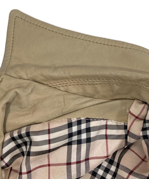 BURBERRY BLACK LABEL（バーバリーブラックレーベル）BURBERRY BLACK LABEL (バーバリーブラックレーベル) ゴートスキンスキン シングルレザージャケット ベージュ サイズ:Lの古着・服飾アイテム