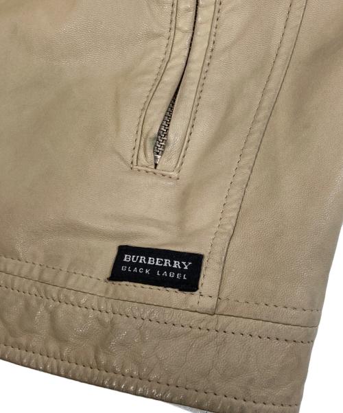 BURBERRY BLACK LABEL（バーバリーブラックレーベル）BURBERRY BLACK LABEL (バーバリーブラックレーベル) ゴートスキンスキン シングルレザージャケット ベージュ サイズ:Lの古着・服飾アイテム