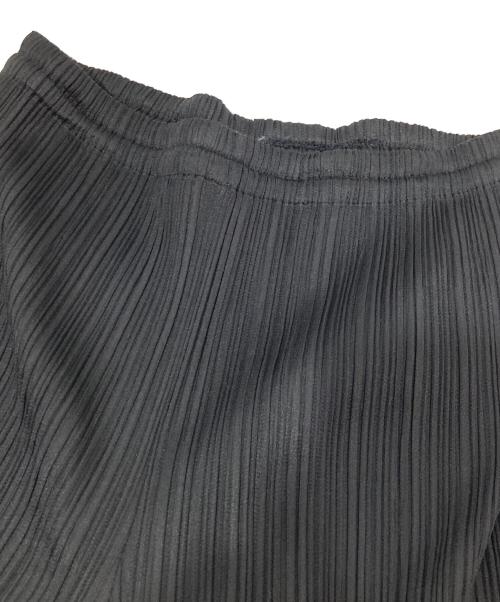 PLEATS PLEASE（プリーツプリーズ）PLEATS PLEASE (プリーツプリーズ) プリーツパンツ　PP04-JF609 ブラック サイズ:1の古着・服飾アイテム