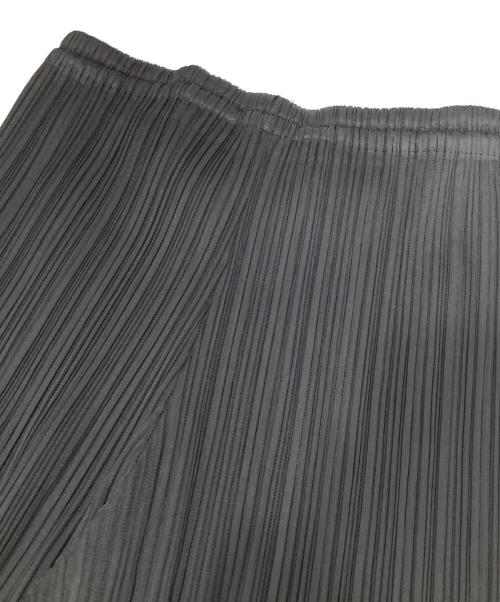 PLEATS PLEASE（プリーツプリーズ）PLEATS PLEASE (プリーツプリーズ) プリーツパンツ　PP04-JF609 ブラック サイズ:1の古着・服飾アイテム