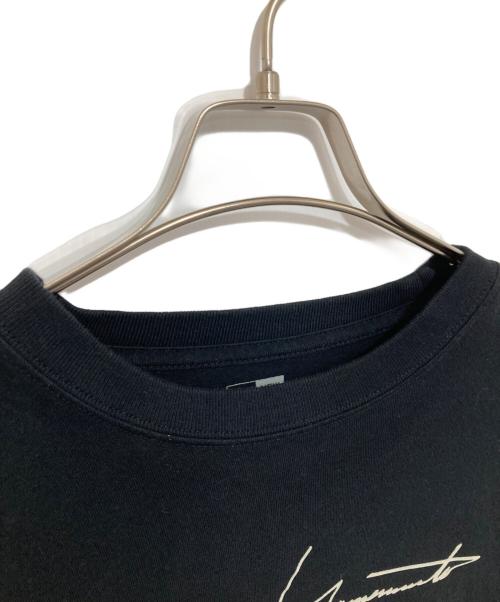 YOHJI YAMAMOTO（ヨウジヤマモト）YOHJI YAMAMOTO (ヨウジヤマモト) New Era (ニューエラ) ロングスリーブカットソー ブラック サイズ:Mの古着・服飾アイテム