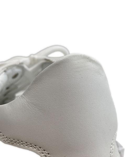 JIMMY CHOO（ジミーチュウ）JIMMY CHOO (ジミーチュウ) スタースタッズスニーカー ホワイト サイズ:41 1/2の古着・服飾アイテム