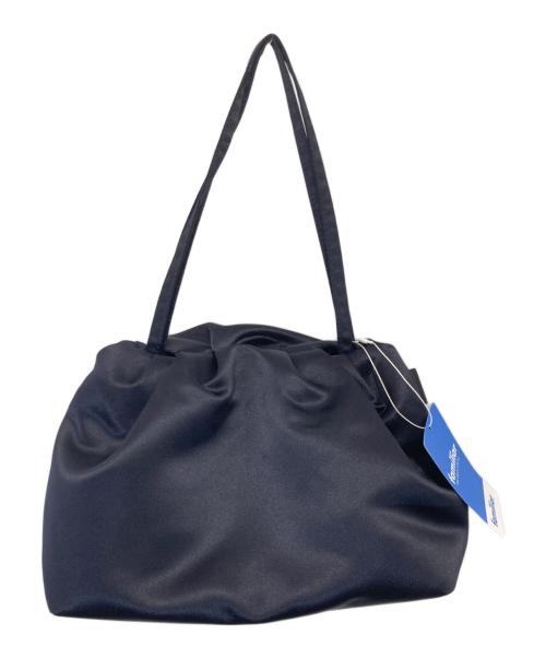 YORI（ヨリ）yori (ヨリ) familiar (ファミリア) マシュマロクラッチバッグネイビー 770228 ネイビーの古着・服飾アイテム