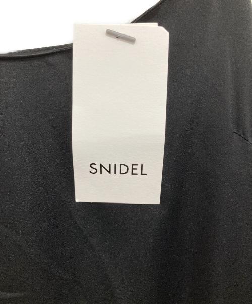 Snidel（スナイデル）Snidel (スナイデル) ロースイッチングキャミワンピース/SWFO244035 ホワイト×ブラックの古着・服飾アイテム