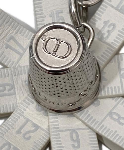 Dior（ディオール）Dior (ディオール) Daisy Key Ring（デイジーキーリング） ホワイトの古着・服飾アイテム