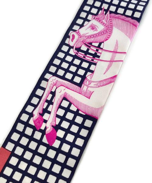 HERMES（エルメス）HERMES (エルメス) Twilly　CAVALIER EN FORMES（ツイリー　カヴァリエ・アン・フォルム） スカーフ ネイビーの古着・服飾アイテム