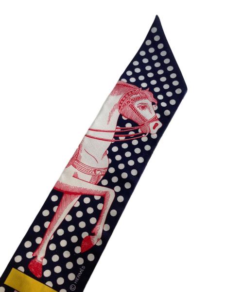 HERMES（エルメス）HERMES (エルメス) Twilly　CAVALIER EN FORMES（ツイリー　カヴァリエ・アン・フォルム） スカーフ ネイビーの古着・服飾アイテム