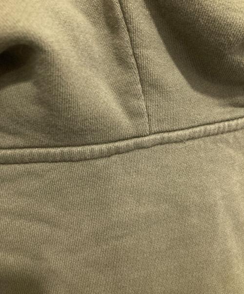 maison kitsune（メゾンキツネ）maison kitsune (メゾンキツネ) GREY FOX HEAD PATCH CLASSIC HOODIE グレーフォックスヘッドパッチクラシックパーカー　JM00312KM0001 オリーブ サイズ:Mの古着・服飾アイテム