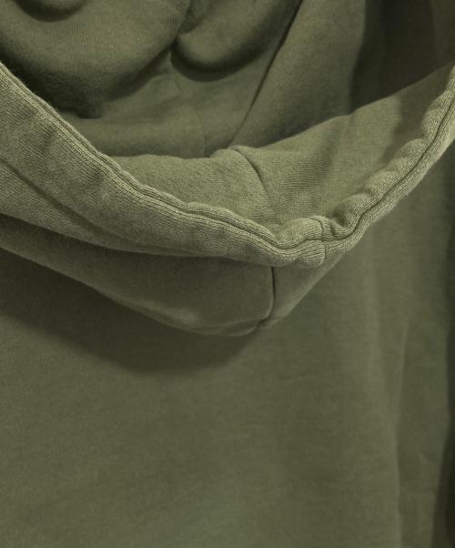 maison kitsune（メゾンキツネ）maison kitsune (メゾンキツネ) GREY FOX HEAD PATCH CLASSIC HOODIE グレーフォックスヘッドパッチクラシックパーカー　JM00312KM0001 オリーブ サイズ:Mの古着・服飾アイテム