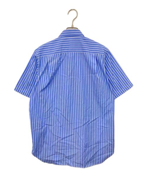 PLAY COMME des GARCONS（プレイコムデギャルソン）PLAY COMME des GARCONS (プレイコムデギャルソン) AD2022　S/S ストライプシャツ　AZ-B022 スカイブルー サイズ:Sの古着・服飾アイテム