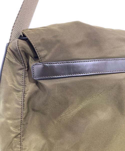 PRADA（プラダ）PRADA (プラダ) ナイロンショルダーバッグ　NYLON SHOULDER BAG　三角プレート　B1738F グリーンの古着・服飾アイテム