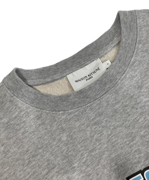 maison kitsune（メゾンキツネ）maison kitsune (メゾンキツネ) CAMPUS FOX REGULAR SWEATSHIRT（キャンパスフォックス レギュラースウェットシャツ）LM00305KM グレー サイズ:Sの古着・服飾アイテム