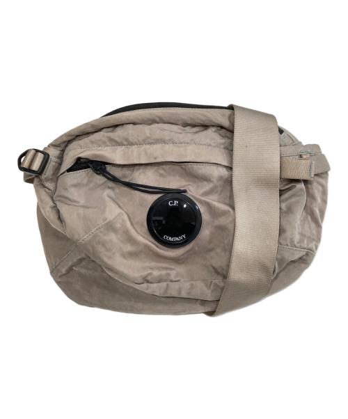 C.P COMPANY（シーピーカンパニー）C.P COMPANY (シーピーカンパニー) Nylon B Crossbody Pack DOVEの古着・服飾アイテム