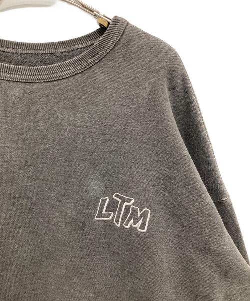 LASTMAN（ラストマン）LASTMAN (ラストマン) EMBROIDERED CREW NECK LTM（エンブロイダード クルーネック スウェット）　252LM-CT13 グレー サイズ:Lの古着・服飾アイテム